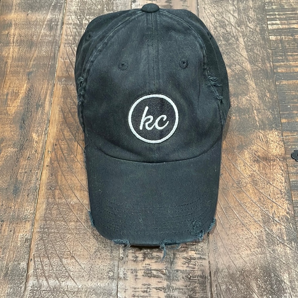 Women’s KC Baseball Cap. In like new condition. Purchased from a boutique in KC.